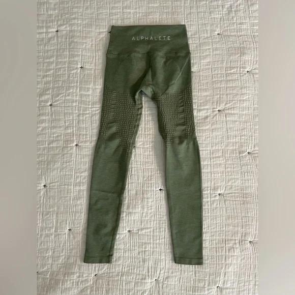 ALPHALETE Halo High Rise Compression Leggings in Sage Green Size S - Picture 5 of 11